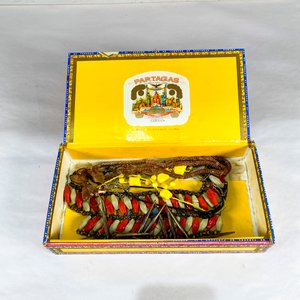 Lote de Bijouterie Variada en Caja de Tabaco "Partagás" - imagen 2