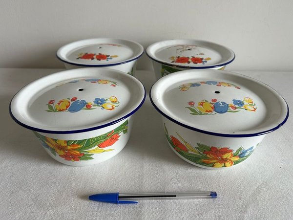 Set de 4 Bowls Esmaltados Blancos con Tapa y Flores