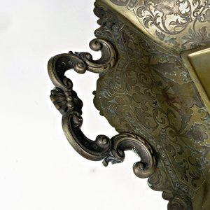 Centro de Plata Cincelada con Asas y Diseño Floral - imagen 3