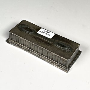 Caja de Metal Antigua para Sellos con Figura de Pescador en Marfil - imagen 3
