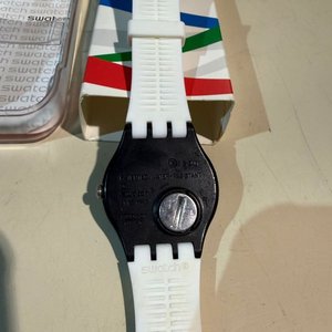 Reloj Swatch Suizo ANOC Olímpico Blanco y Negro - imagen 8