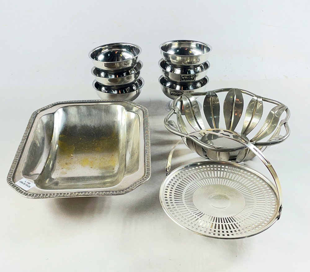 Nueve Piezas de Metal: Centros y Copas para Postre