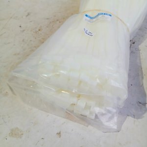Pack de 500 Precintos Plásticos Nylon 8x400 mm - imagen 2