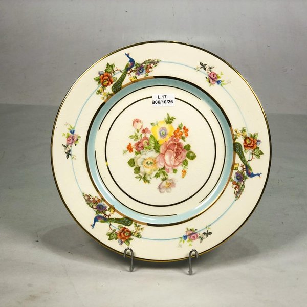 Plato de Porcelana Inglesa Myott Floral con Pavos Reales y Borde Dorado - imagen 1