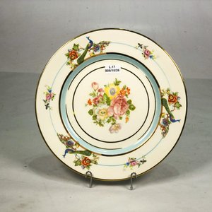 Lote anterior: Plato de Porcelana Inglesa Myott Floral con Pavos Reales y Borde Dorado