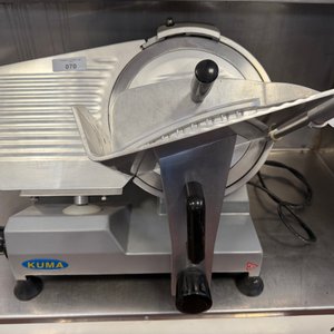 Lote anterior: Cortafiambres KUMA Profesional con Hoja de 30cm