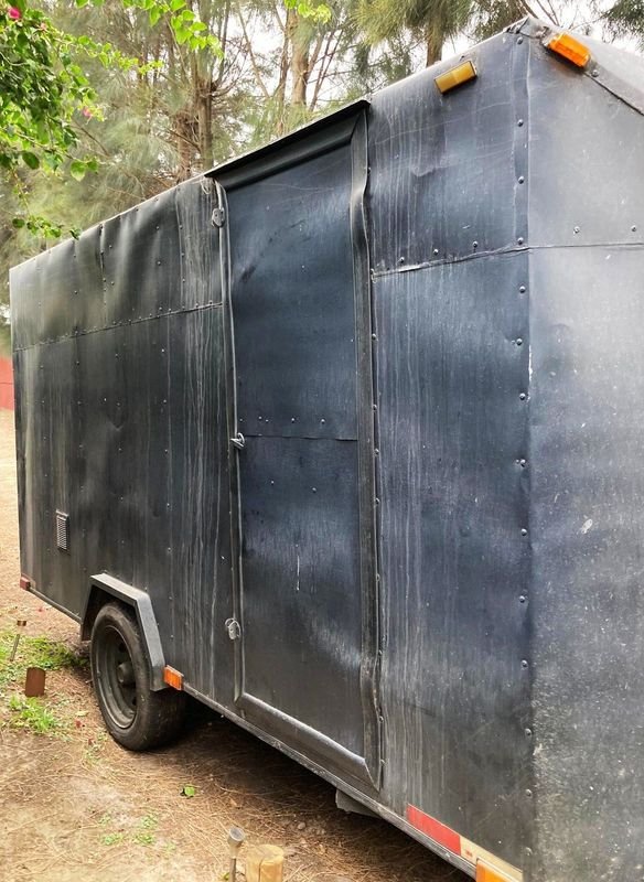 Tráiler cerrado tipo furgón para transporte de motos, herramientas y mercadería - imagen 15