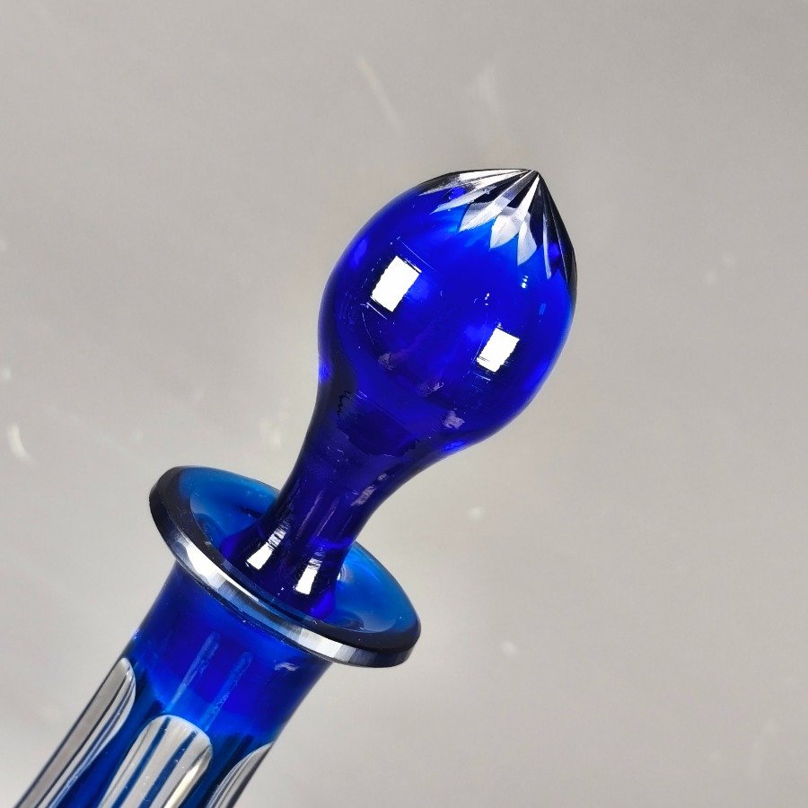 Botellón de cristal tallado en tonos azul y hialino - imagen 6
