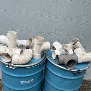 Lote de Codos y Tes de PVC Serie 110 - imagen 1