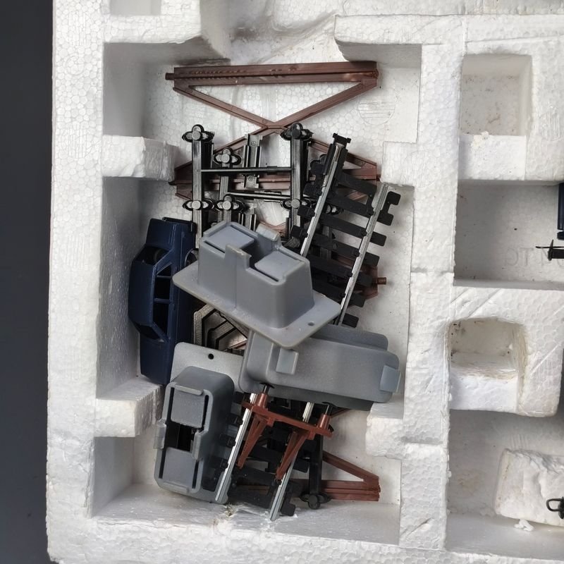 Colección de trenes modelo en HO escala con detalles y características - imagen 4