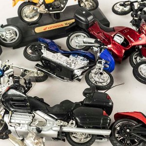 Colección de 11 Motos a Escala Varias - imagen 2