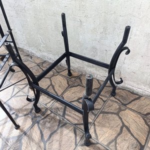 Conjunto de 2 Sillones y Estructura de Mesa de Hierro Negro - imagen 4