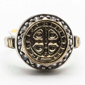 Lote anterior: Anillo de Plata y Oro con Circones