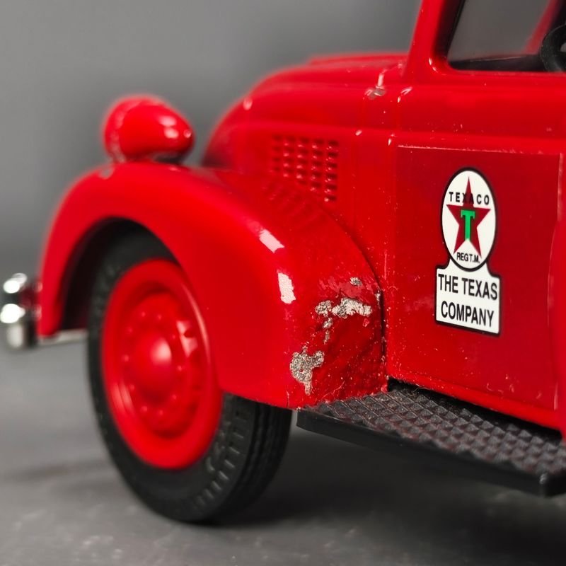 Camión de bomberos con logotipo de Texaco, caja coleccionista y detalles metálicos - imagen 5