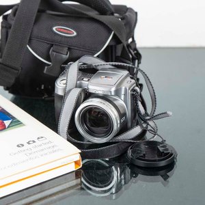 Cámara Kodak Digital con Estuche y Manuales - imagen 2