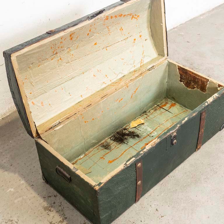 Baúl antiguo de chapa y madera para decorar - imagen 2