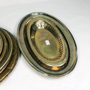 Lote de Bandejas Metálicas Circulares y Ovaladas - imagen 4