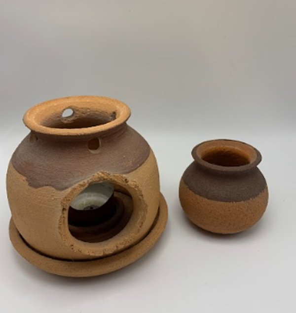 Velador/hornito y pequeño jarrón de barro - imagen 1