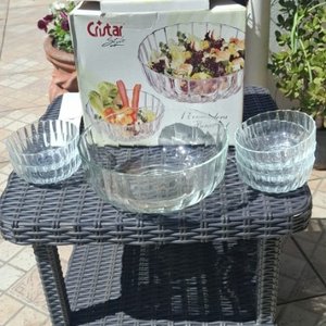 Lote siguiente: Ensaladera de vidrio con seis pocillos