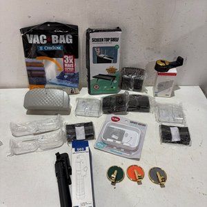 Lote siguiente: Lote de Accesorios Varios: Palo Selfie, Ganchos y Más