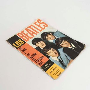 Lote siguiente: Revista "Los Beatles: Su Vida y su Álbum de Fotografías"