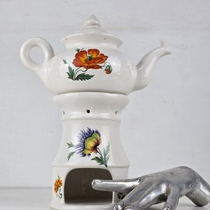 Tetera de Cerámica con Calentador y Flores Pintadas - imagen 1