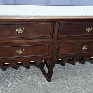 Cómoda de Madera Oscura con Mesada de Mármol y 4 Cajones - imagen 3