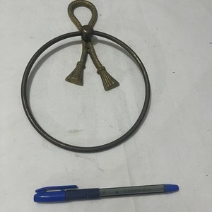 Toallero de Bronce con Detalle de Borlas - imagen 2