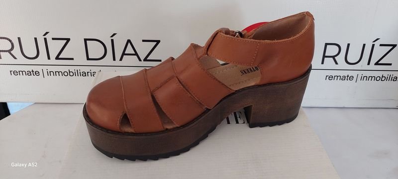 Zapatos de cuero marrón tamaño 39 - imagen 2