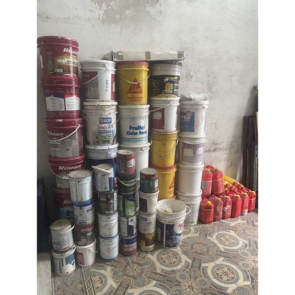 Lote de Tarros de Pintura y Membrana Varios