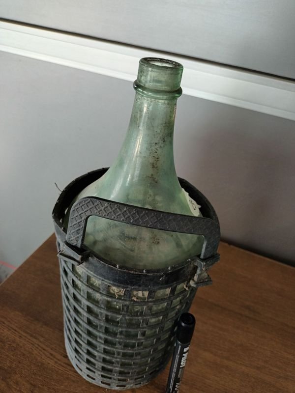 Botella de vidrio con cubeta y velas - imagen 2