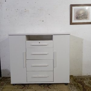 Cómoda Blanca Rodante con 2 Puertas y 4 Cajones - imagen 2