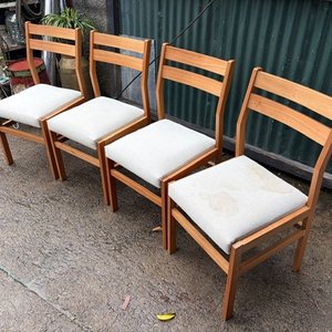 Juego de 4 Sillas de Madera con Asiento Blanco - imagen 3