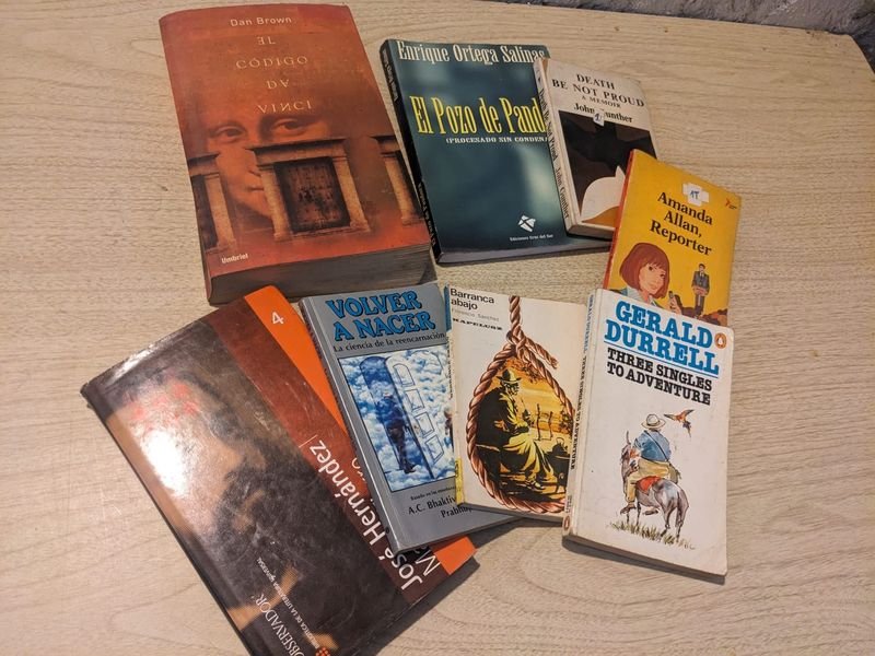 Lote siguiente: Colección de libros infantiles con ilustraciones coloridas