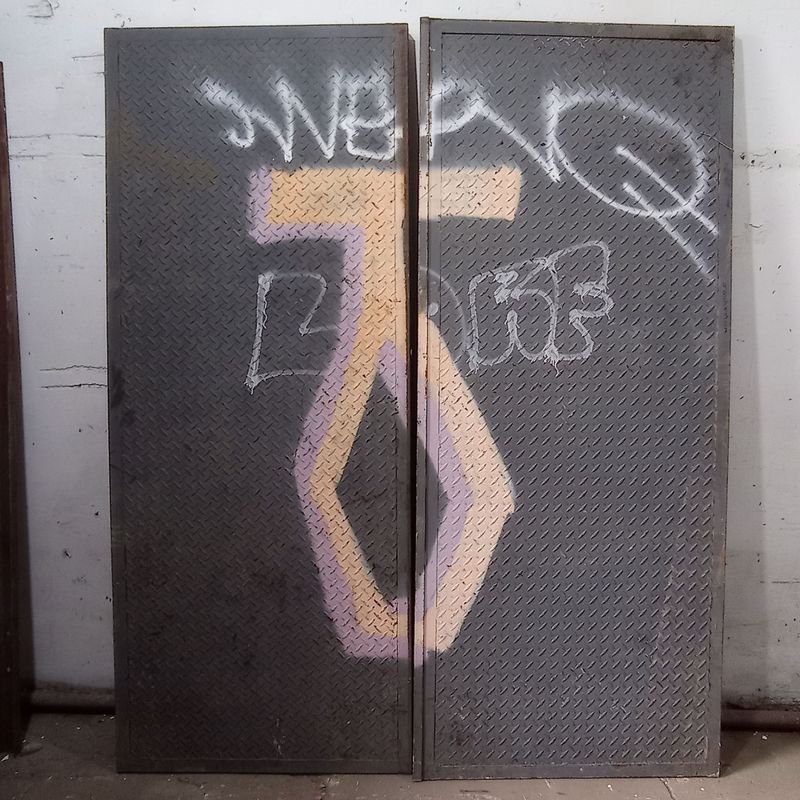Lote anterior: Puertas de hierro labradas para decoración