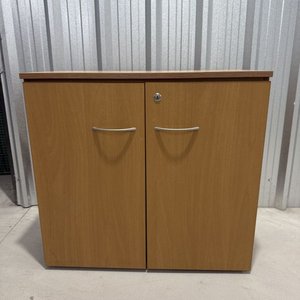 Lote anterior: Mueble Bajo de Oficina con Dos Puertas y Estante Regulable
