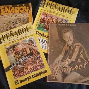 Lote siguiente: Lote de Revistas Históricas de Peñarol: Décadas 1950 y 1990