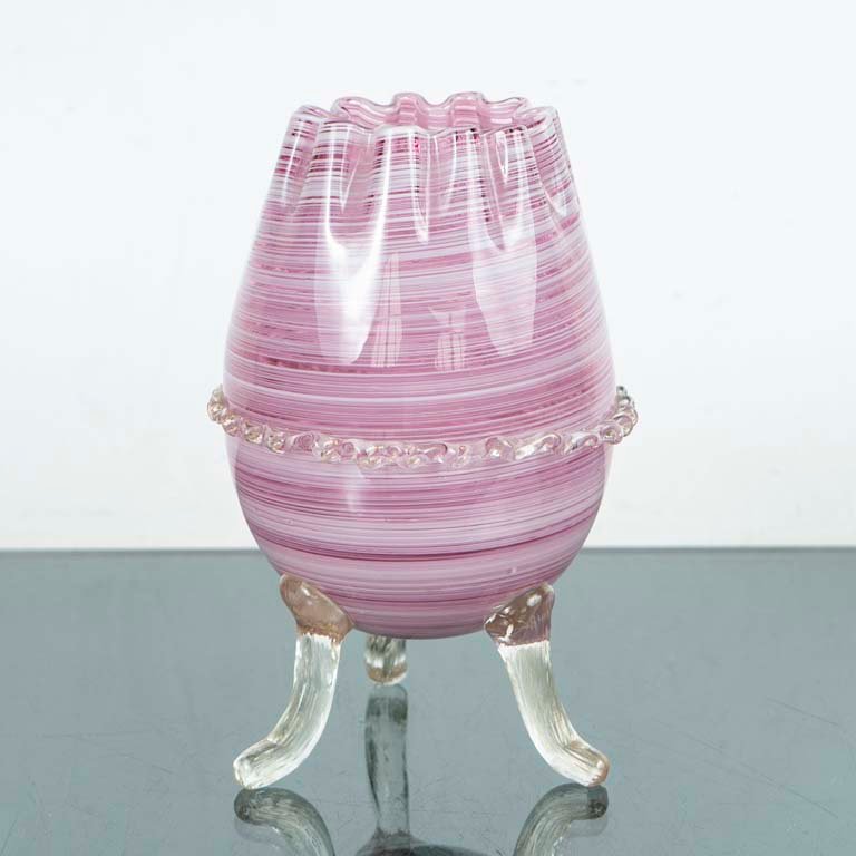 Lote siguiente: Centro tipo huevo de cristal murano con sello, color rosa