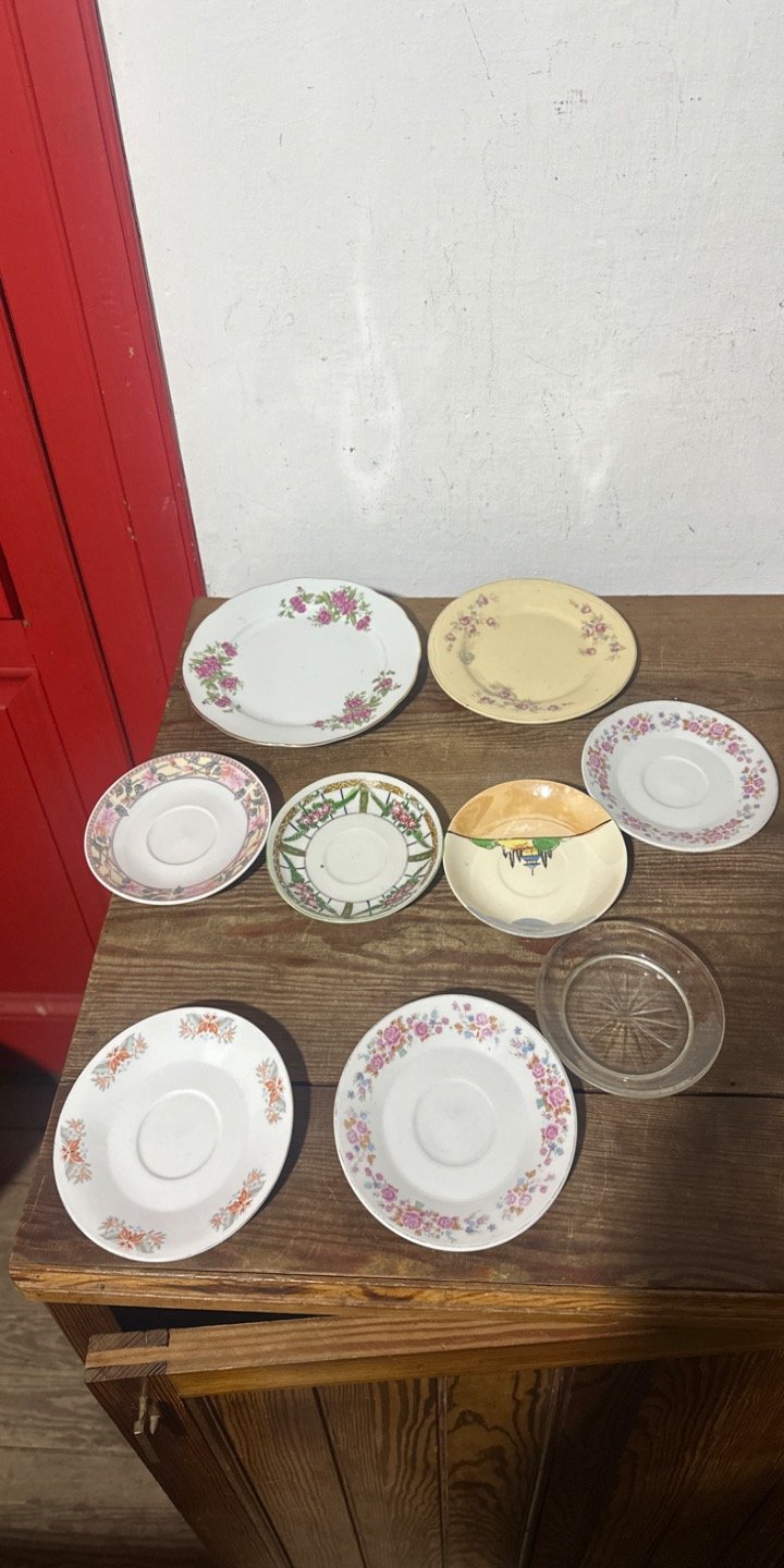Juego de Platos y Platillos Decorados