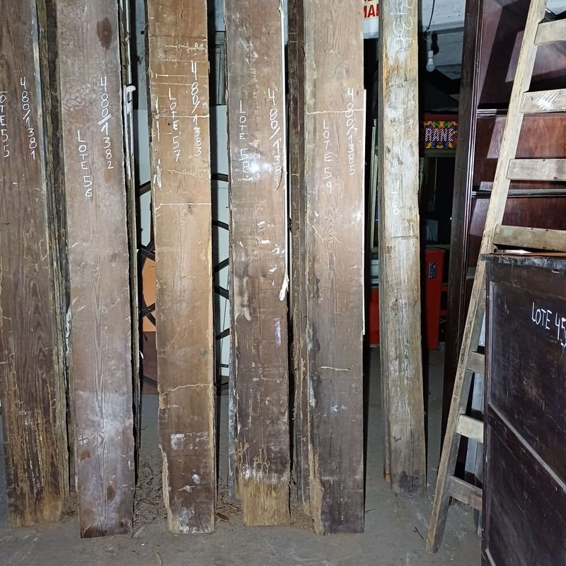 Seis tirantes de pinotea con rastros de polilla para decoración - imagen 2