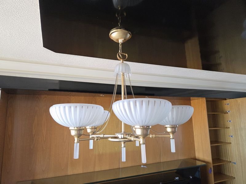 Lámparas de techo en metal dorado con tulipas y cristal - imagen 2