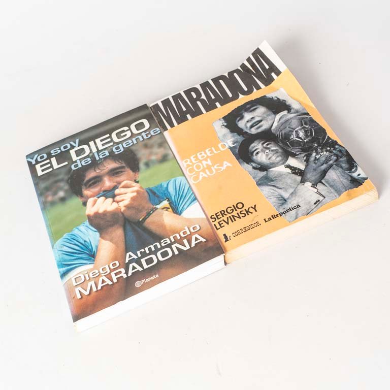 Lote siguiente: Libros de Diego Maradona: Rebelde con causa y Yo soy el Diego de la gente