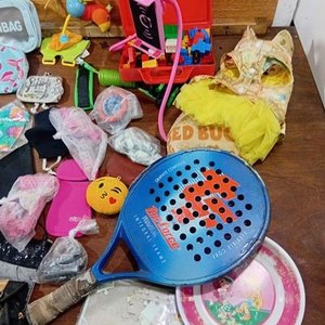 Lote Variado: Muñecas, Accesorios de Moda, Juguetes y Más - imagen 2