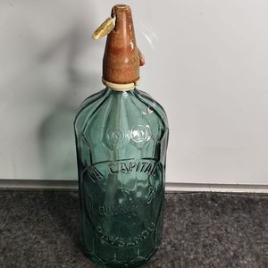Lote siguiente: Sifón Antiguo de Vidrio Verde con Mecanismo