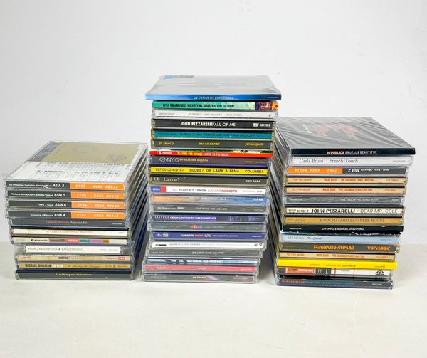 Lote anterior: Colección de CDs, libros y juegos en buen estado