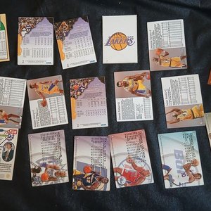 Lote de Tarjetas NBA Variadas: Fleer, NBA Hoops, SkyBox, Upper Deck - imagen 2