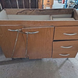 Lote siguiente: Mueble de MDF para Bajo Aparador con Cajones y Puertas