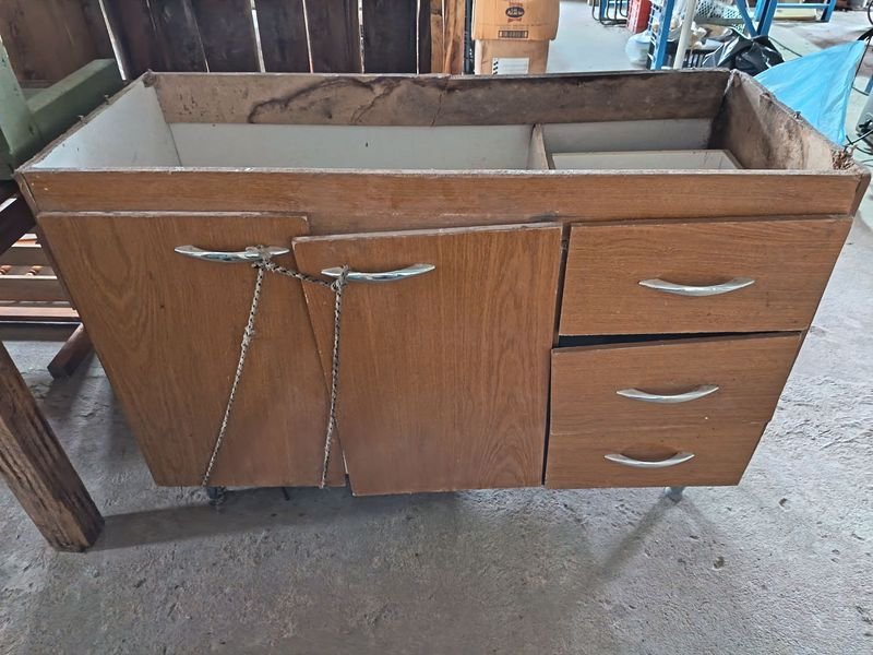Mueble de MDF para Bajo Aparador con Cajones y Puertas