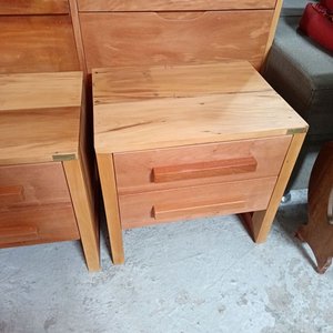 Par de Mesas de Luz de Madera Maciza Fundamento Nuevas - imagen 2