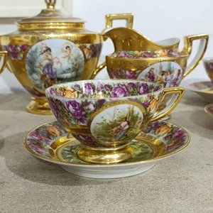 Juego de Té Checoslovaco Rococó en Porcelana: Tetera, Azucarero, Lechera y 6 Tazas con Platillos - imagen 8